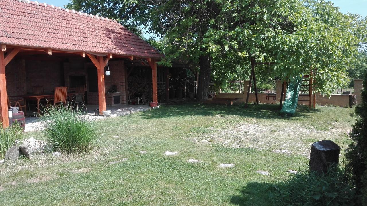 Penzion U Reky Vojkovice  Bagian luar foto